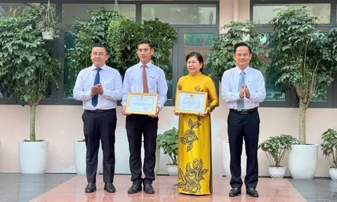 Xã Bình Hưng, TPHCM phát hiện, xử lý kịp thời hành vi vứt rác bừa bãi