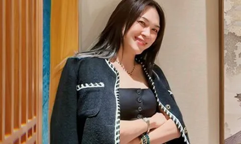 Ca sĩ Mỹ Tâm đẹp quyền lực, MC Mai Ngọc VTV mặn nồng bên chồng mới