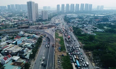 TPHCM ra quân cao điểm giữ trật tự giao thông dịp Tết 2026