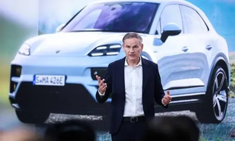 Cựu CEO Porsche thừa nhận sai lầm khi đã 'khai tử' dòng xe xăng nổi tiếng này