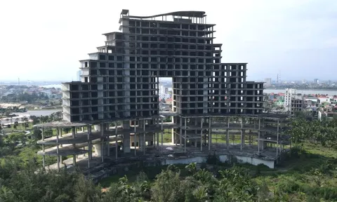 Cận cảnh 2 khách sạn 5 sao dang dở trên đất vàng ven biển Đồng Hới