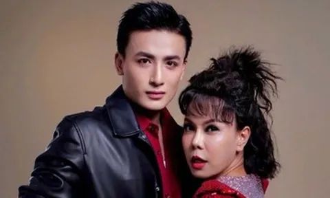 Phó giáo sư Tân Nhàn trẻ trung ở tuổi 44, Việt Hương thân mật với trai trẻ