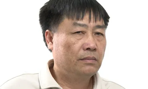 VIDEO: Cảnh sát khám nhà, đọc lệnh khởi tố vợ chồng doanh nhân nổi tiếng Thanh Hóa