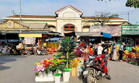 Giá thuê ở chợ Hoàn Lão bị khiếu nại "quá cao": Ai đúng, ai sai?