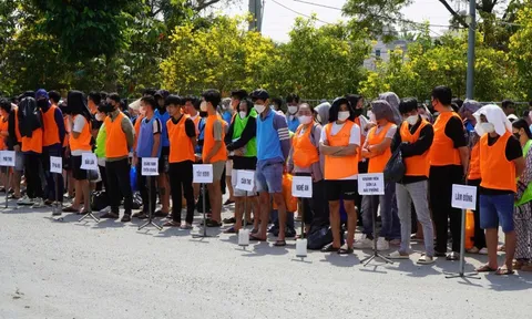 Cửa khẩu ở Đồng Tháp tiếp nhận nhiều “shipper” trở về từ Campuchia