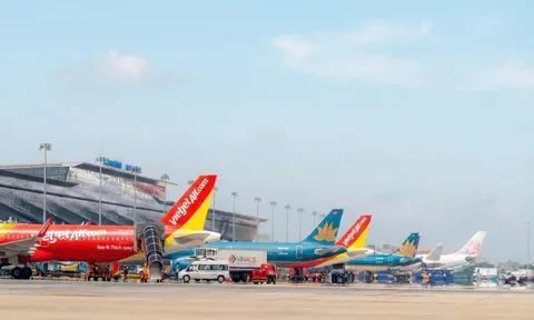 Vé máy bay Tết 2026: Nhiều đường bay sắp kín chỗ, nguồn cung có đáp ứng kịp nhu cầu tăng cao?