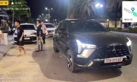 Từ phản ánh của người dân, CSGT Gia Lai xử phạt tài xế dừng ô tô giữa đường