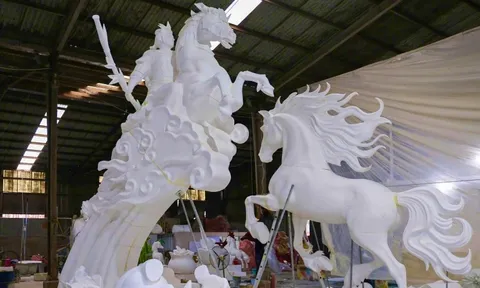 CLIP: Dùng robot chế tác linh vật ngựa độc đáo Tết Nguyên đán Bính Ngọ