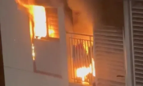 TPHCM: Cháy căn hộ chung cư, 3 mẹ con nguy kịch