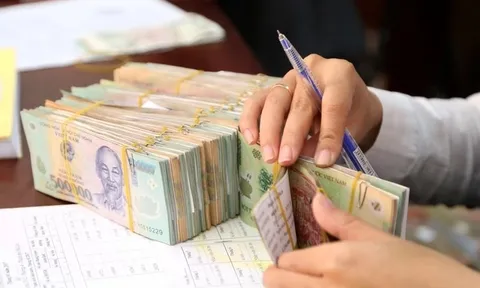 Cận Tết Bính Ngọ 2026, người lao động có được ứng lương: Câu trả lời không phải ai cũng biết!