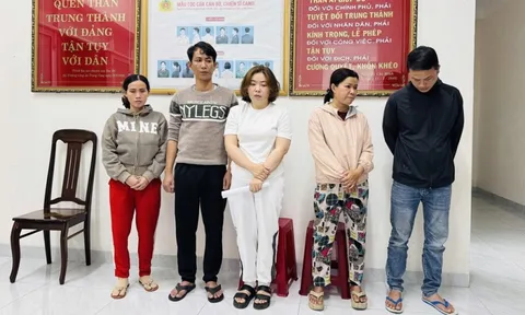 8 tổ công tác đồng loạt kiểm tra, bắt quả tang vợ chồng Nguyễn Thị Mỹ Ca, thu giữ nhiều tài liệu