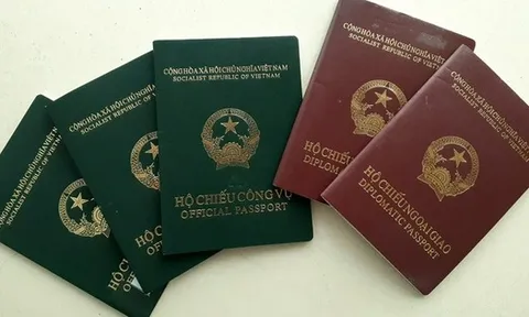 Từ 1/7, người đứng đầu cơ quan chuyên môn thuộc UBND cấp xã được cấp hộ chiếu công vụ