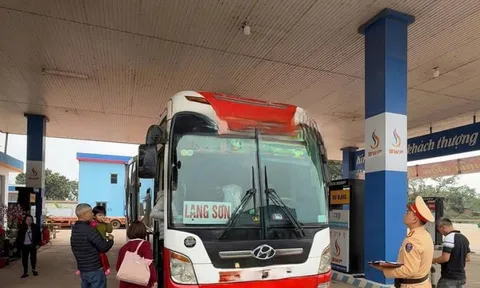 Chủ xe và tài xế bị phạt hơn 200 triệu đồng từ tin nhắn Zalo của người dân