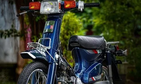 Honda Cub 82 biển 3 số huyền thoại được trả 150 triệu, chủ xe Hà Nội từ chối bán