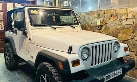 Từng là xe tuần tra, Jeep Wrangler TJ 2001 thành hàng hiếm 850 triệu tại Hà Nội