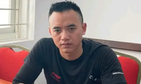 Tạm giữ tài xế xe bán tải "tạt đầu" chèn ngã người đi xe máy chở trẻ em