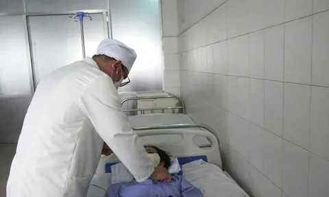 Cứu sống bệnh nhân bị ung thư vòm hầu xuất huyết ồ ạt