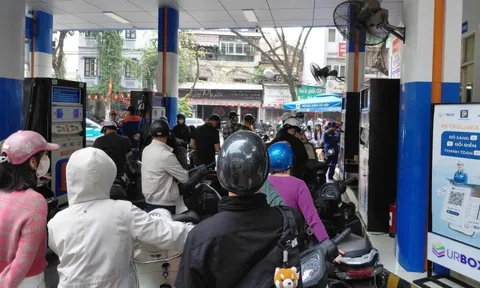 Giá xăng dầu tăng, Công an TPHCM khuyến cáo người dân