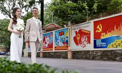 TPHCM rực rỡ cờ hoa trước ngày bầu cử