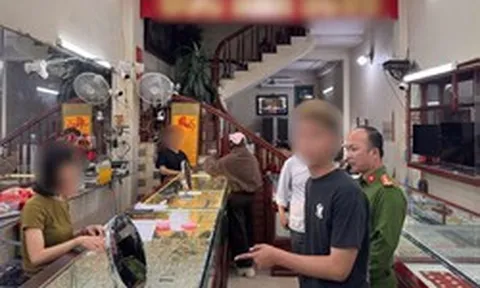 Bắt nghi phạm 18 tuổi gây ra vụ cướp giật tại tiệm vàng ở Hưng Yên