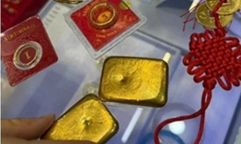 Bị thao túng tâm lý, nữ sinh mang 114 chỉ vàng của gia đình đi bán