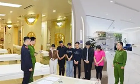 Thi hành lệnh bắt tạm giam nhân viên thẩm mỹ Phạm Thị An sinh năm 2001