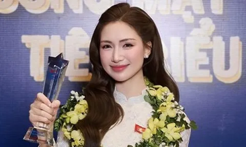 Hòa Minzy - Mỹ Tâm khoe tin vui tới tấp, Khánh Thi 'tố' công khai chồng Phan Hiển