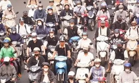 Đường phố Hà Nội ùn tắc khắp nơi sáng đầu tuần