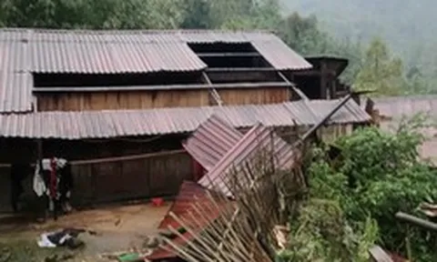 Mưa đá kèm dông lốc, sét làm 4 người chết, tốc mái hơn 6.500 ngôi nhà