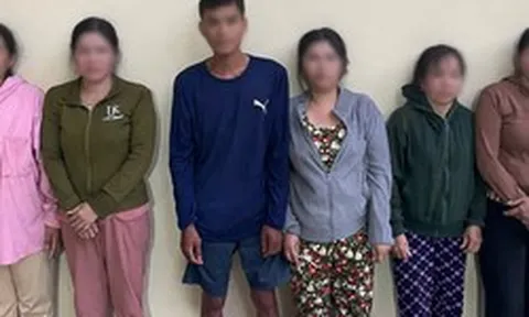 Công an đột kích một địa điểm, tạm giữ 8 đối tượng ở TPHCM