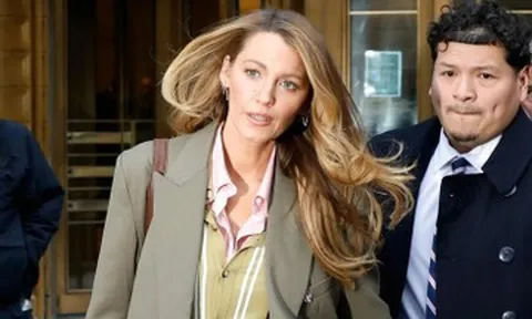 Nữ diễn viên quyến rũ nhất thế giới thất thế khi kiện bạn diễn quấy rối tình dục