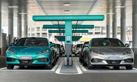 BMW cảnh báo công nghệ sạc siêu nhanh của xe BYD