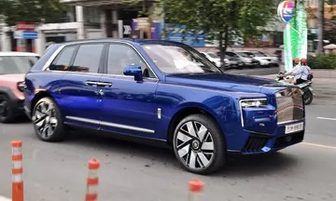Xe siêu sang Rolls-Royce 40 tỷ của đại gia Sài Gòn gắn biển đấu giá 395 triệu