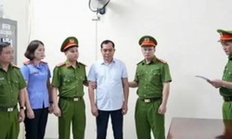 Bắt khẩn cấp, khám xét nơi ở của ông Hoàng Trọng Lợi