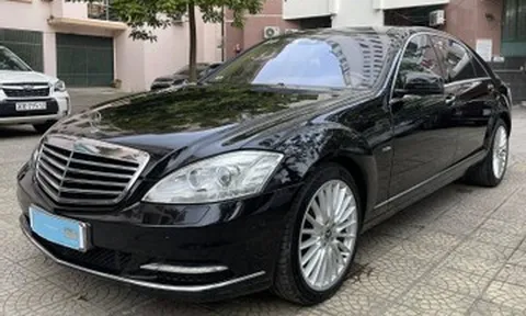 Xe doanh nhân Mercedes-Benz S500 15 năm tuổi giá rẻ ngang Toyota Vios mua mới