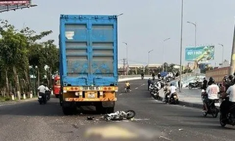 Clip: Tai nạn giữa xe máy và xe đầu kéo, nữ sinh ở Gia Lai tử vong tại chỗ