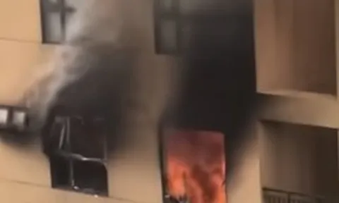 Cháy căn hộ chung cư ở Hà Nội