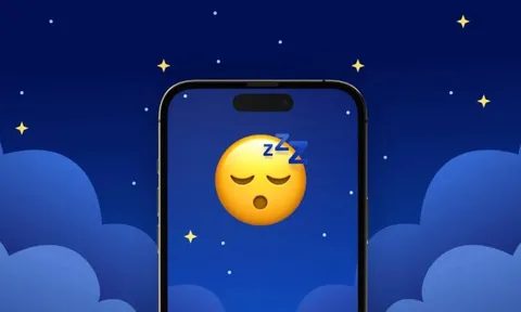 Bạn đã nhầm khi cầm điện thoại lướt TikTok mỗi đêm