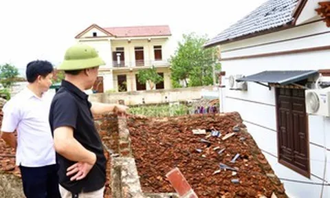 Mưa đá, dông lốc gây ảnh hưởng tới 4.000 hộ dân một xã ở Thanh Hóa