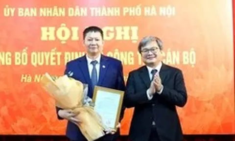 Công bố quyết định của Chủ tịch UBND thành phố Hà Nội về công tác cán bộ