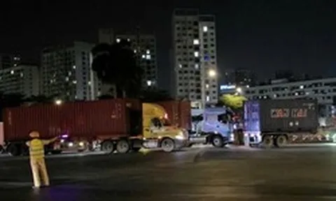 CSGT TPHCM khuyến cáo sau vụ tai nạn liên hoàn ở dốc cầu Phú Mỹ