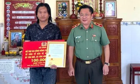 Bộ Công an hỗ trợ gia đình có người hy sinh khi thực hiện nhiệm vụ ở Đồng Tháp