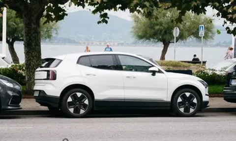 Triệu hồi hơn 10.000 xe Volvo, 4 tháng sau mới sửa được 10 chiếc, chủ xe 'dài cổ'