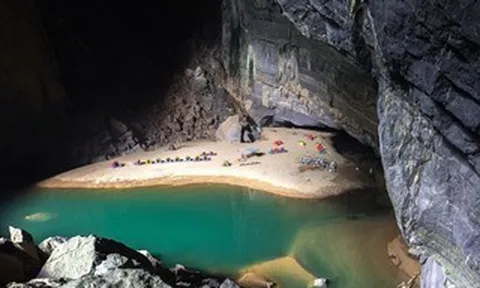 Phát hiện 5 rìu đá 8.000 năm tuổi bên trong hang động ở Phong Nha - Kẻ Bàng