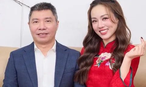 Vợ NSND Công Lý lên tiếng chuyện không có con, diva Hồng Nhung quý phái