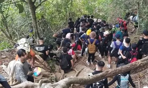 Hình ảnh chen chân chinh phục Núi Bà Đen