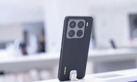 Cuộc chiến smartphone lại nóng lên
