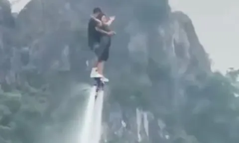 Hé lộ nguyên nhân khiến du khách và vận động viên flyboard chìm xuống hồ khi đang biểu diễn