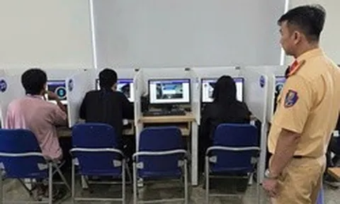 Bị trừ hết điểm giấy phép lái xe: Thi lại khó gấp đôi