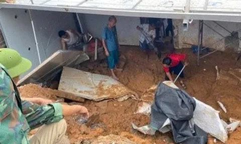 Đang nằm ngủ, 2 cháu bé bị tường nhà sập đè trúng